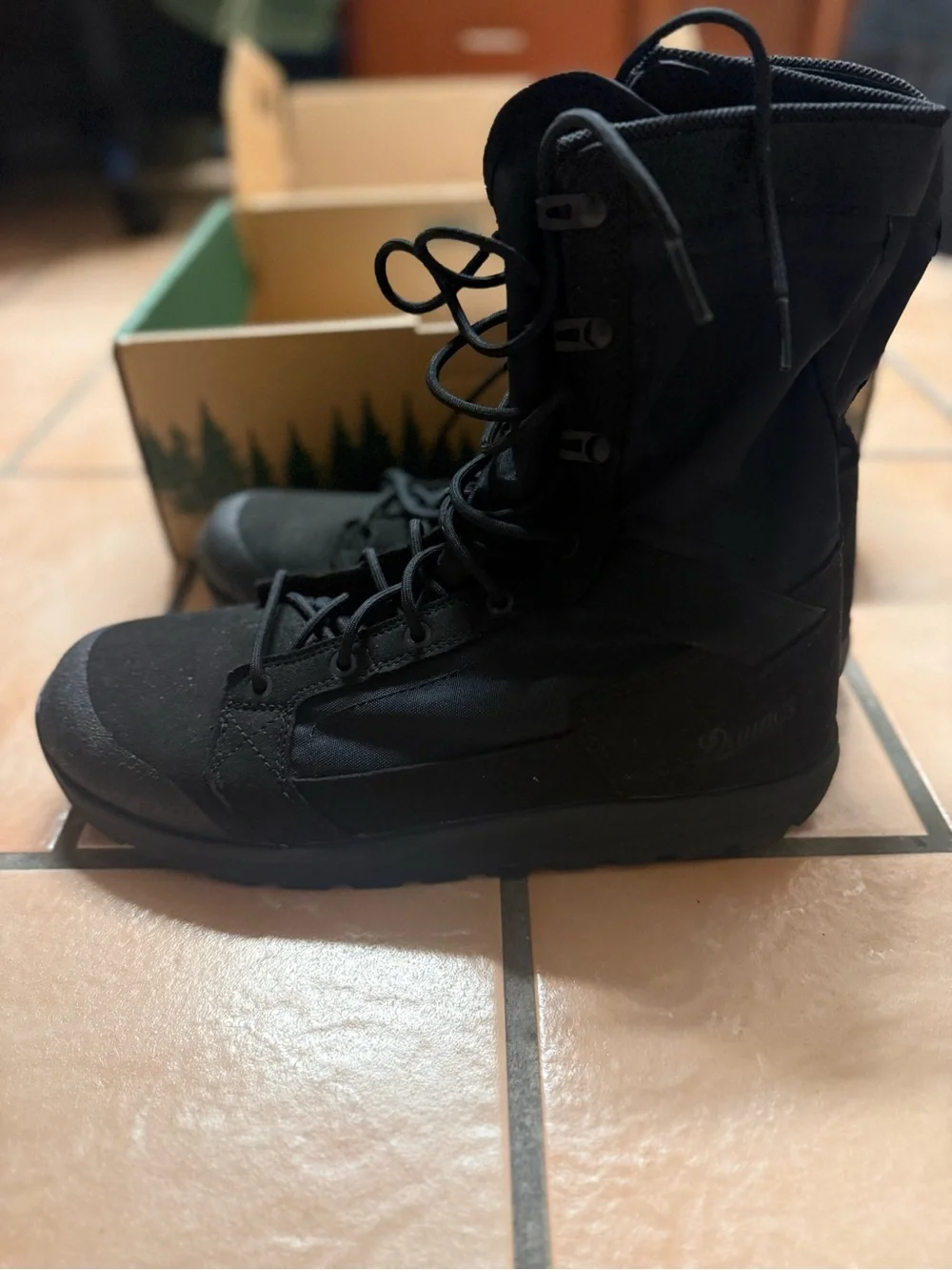 Danner Men's Black Tachyon Men's  Black Hot